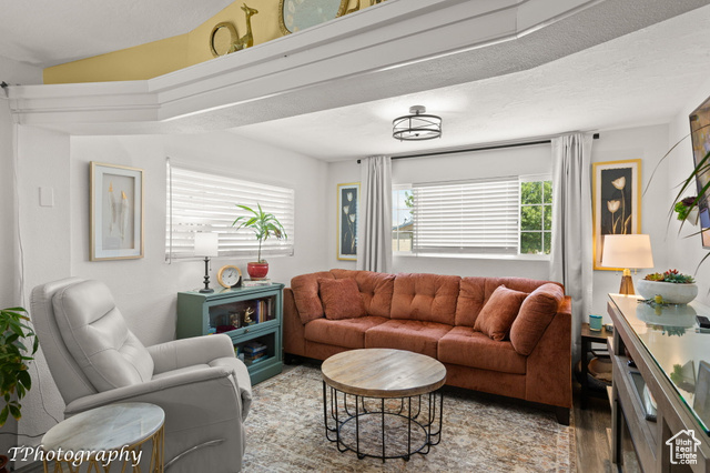 Photo 5 for MLS #2105240 at 1150 W Red Hills #118