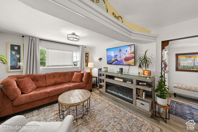 Photo 4 for MLS #2105240 at 1150 W Red Hills #118