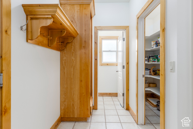 Photo 27 for MLS #2105259 at 265 N Alpenhof Ct