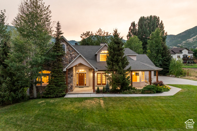MLS #2105259 - 265 N Alpenhof Ct