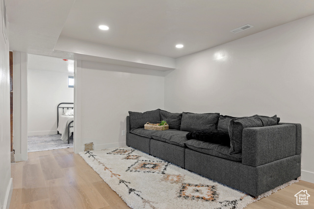 Photo 17 for MLS #2105268 at 802 S Brookside Dr