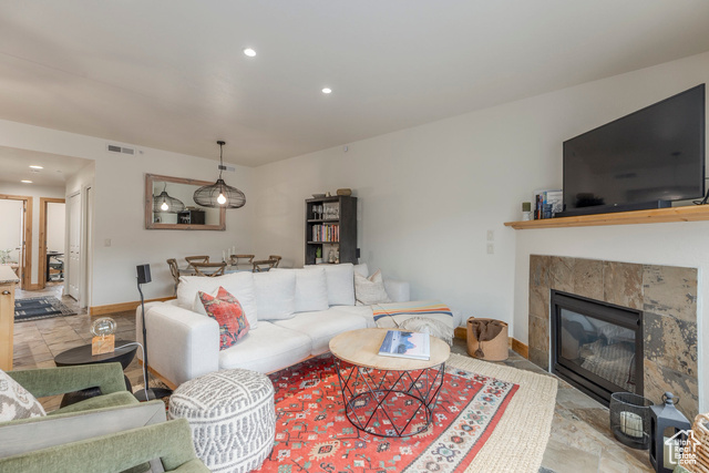 Photo 3 for MLS #2105277 at 1646 Fox Hollow #G5