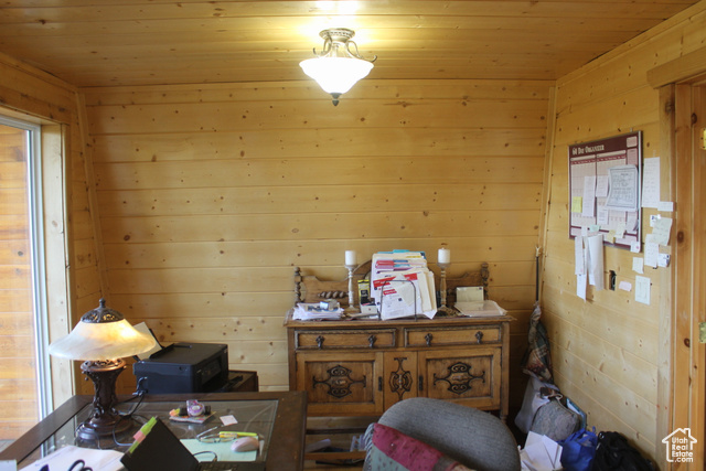 Photo 14 for MLS #2105288 at 2498 W Silverado Rdg