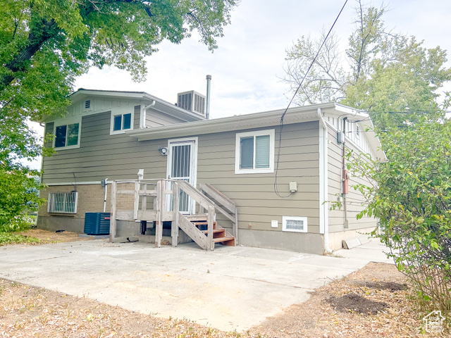Photo 4 for MLS #2105295 at 523 W Loyal Dr