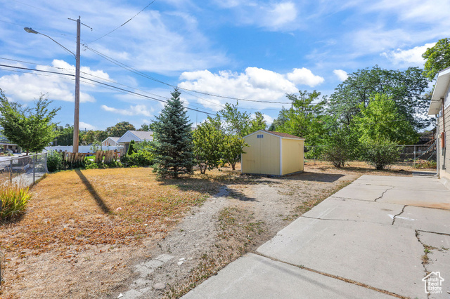 Photo 35 for MLS #2105295 at 523 W Loyal Dr