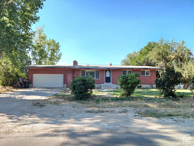 Photo 34 for MLS #2105314 at 271 W Main St