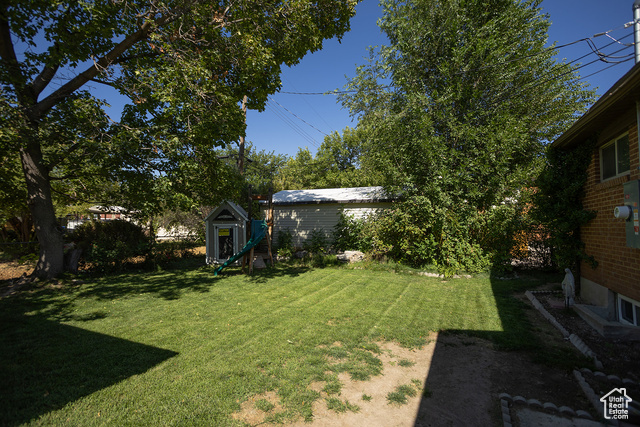 Photo 26 for MLS #2105315 at 829 E Zenith Ave