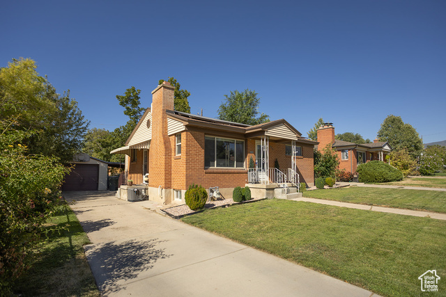 Photo 2 for MLS #2105315 at 829 E Zenith Ave