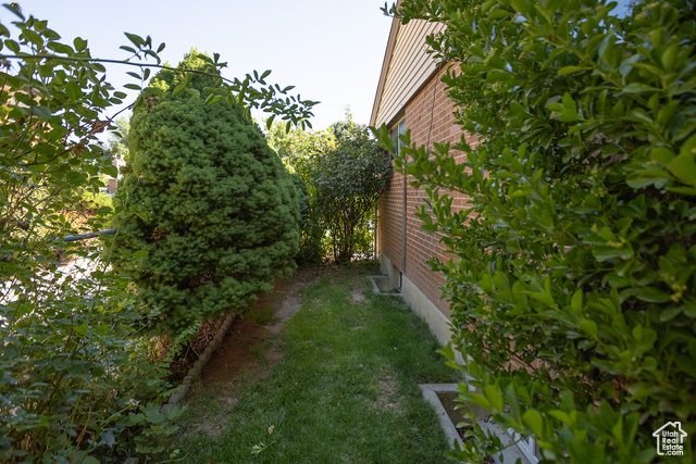 Photo 27 for MLS #2105315 at 829 E Zenith Ave