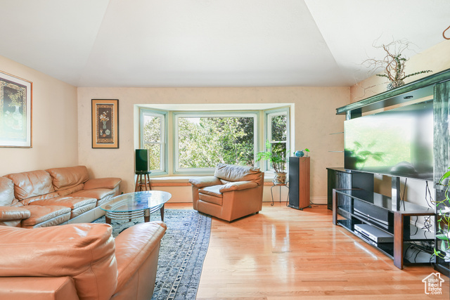 Photo 13 for MLS #2105333 at 3364 E Creek Rd