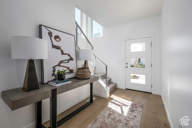 Photo 2 for MLS #2105336 at 909 W Bullion St #11