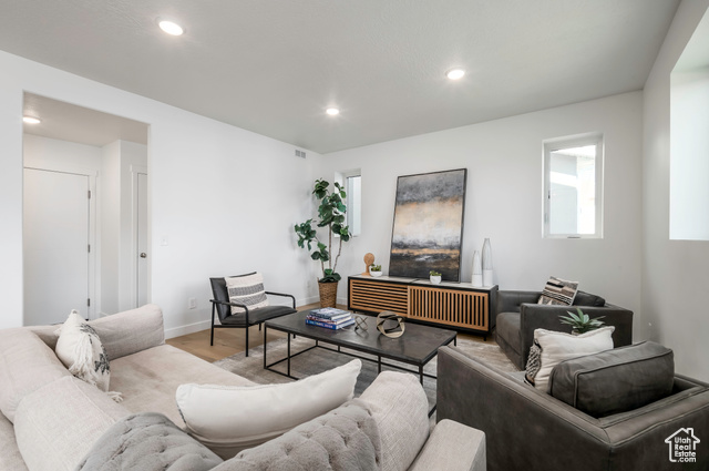 Photo 9 for MLS #2105336 at 909 W Bullion St #11