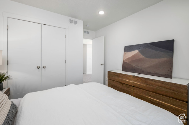 Photo 5 for MLS #2105336 at 909 W Bullion St #11