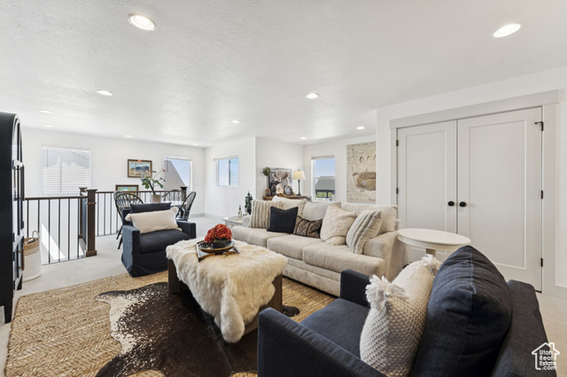 1390 E Orchard Ridge Ln