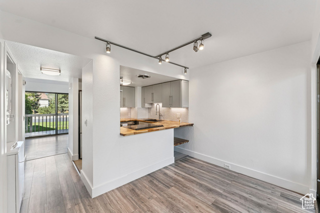 Photo 12 for MLS #2105369 at 40 Spaulding Ct