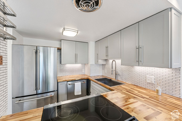 Photo 8 for MLS #2105369 at 40 Spaulding Ct