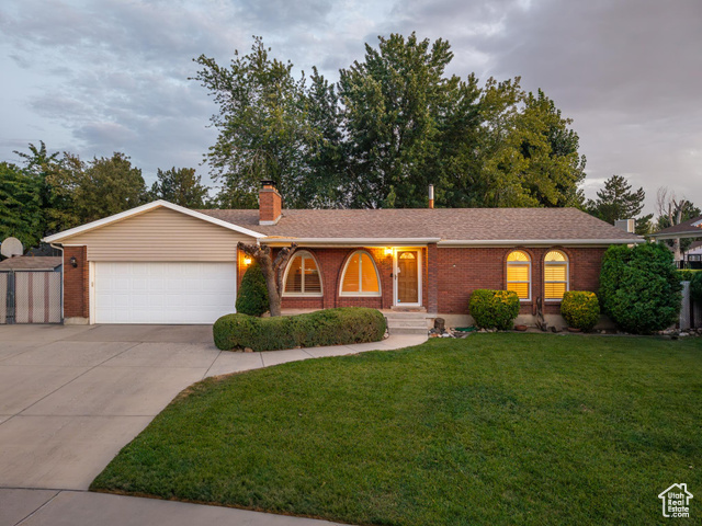 MLS #2105387 - 1672 E Stanley Dr