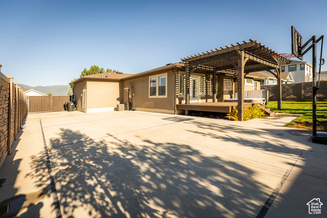 Photo 18 for MLS #2105396 at 738 N Rolling Hills Dr