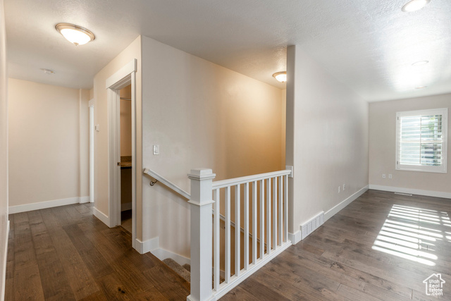 Photo 21 for MLS #2105396 at 738 N Rolling Hills Dr