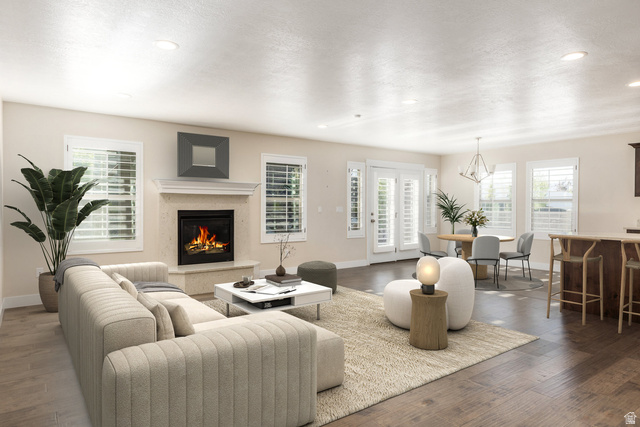 738 N Rolling Hills Dr
                     MLS #2105396