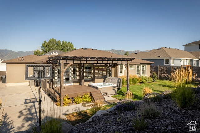 Photo 12 for MLS #2105396 at 738 N Rolling Hills Dr