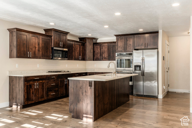 Photo 14 for MLS #2105396 at 738 N Rolling Hills Dr