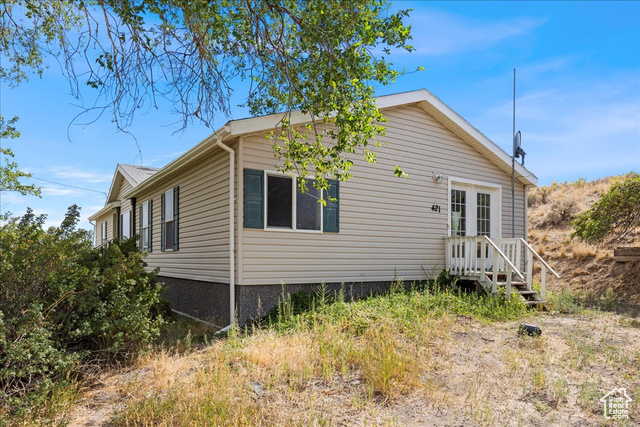 Photo 3 for MLS #2105447 at 421 W Larson Rd