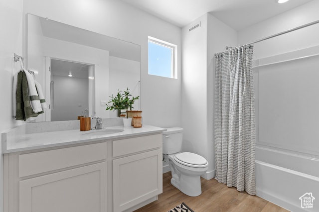 Photo 10 for MLS #2105448 at 362 E 1275 North #135