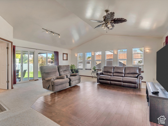 Photo 8 for MLS #2105471 at 1360 W Quail Ridge Cir