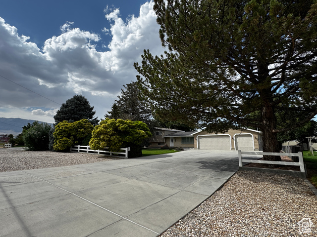 Photo 2 for MLS #2105485 at 500 W Clark St