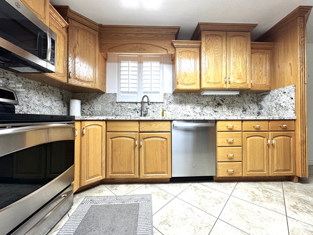 Photo 14 for MLS #2105485 at 500 W Clark St