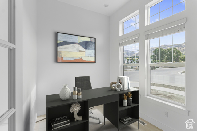 Photo 4 for MLS #2105497 at 671 N 200 East