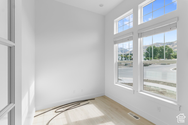 Photo 5 for MLS #2105497 at 671 N 200 East