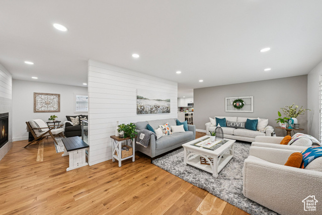 Photo 11 for MLS #2105503 at 1453 E Mums Cir