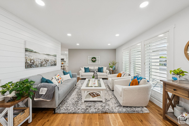 Photo 9 for MLS #2105503 at 1453 E Mums Cir