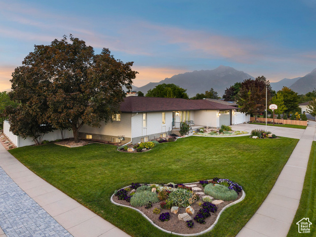 Photo 60 for MLS #2105503 at 1453 E Mums Cir