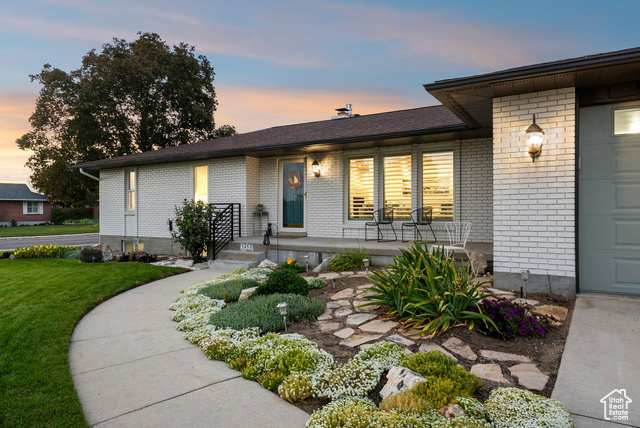 Photo 5 for MLS #2105503 at 1453 E Mums Cir