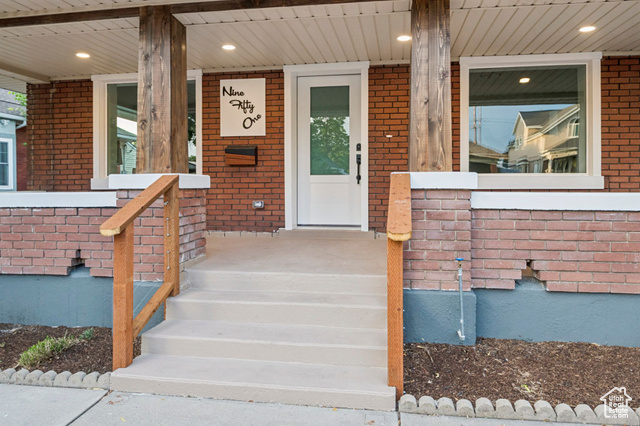 Photo 7 for MLS #2105511 at 951 E Wilson Ave