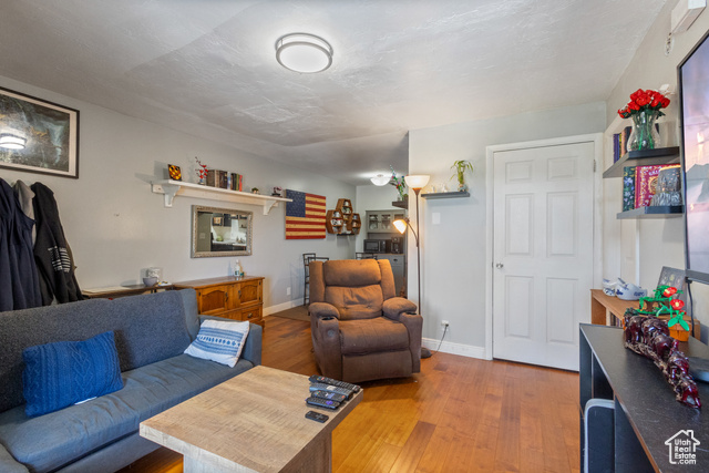 Photo 3 for MLS #2105513 at 4148 S Oak Meadows Dr #31
