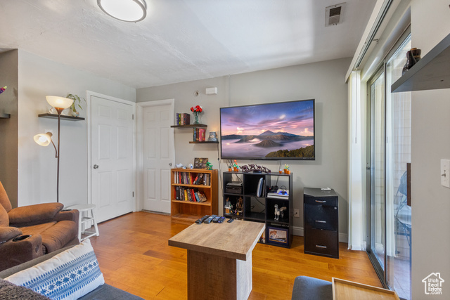 Photo 7 for MLS #2105513 at 4148 S Oak Meadows Dr #31