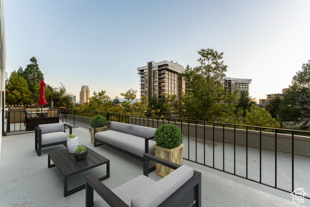 Photo 5 for MLS #2105550 at 8 E Hillside #103