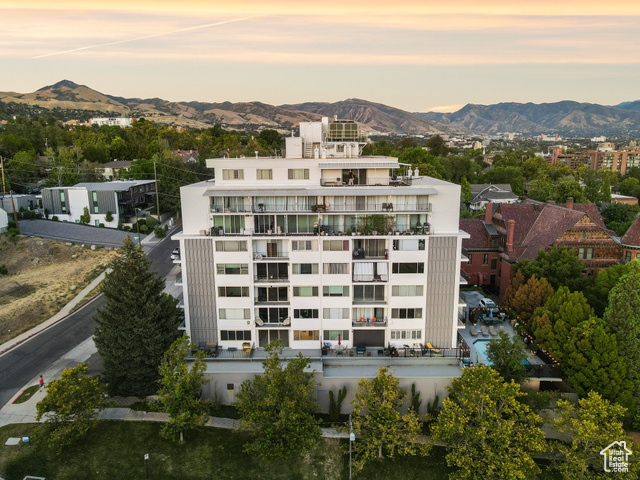 Photo 19 for MLS #2105550 at 8 E Hillside #103