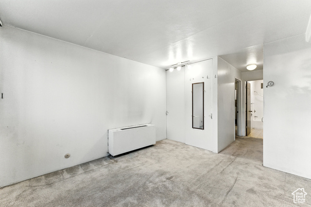 Photo 12 for MLS #2105550 at 8 E Hillside #103