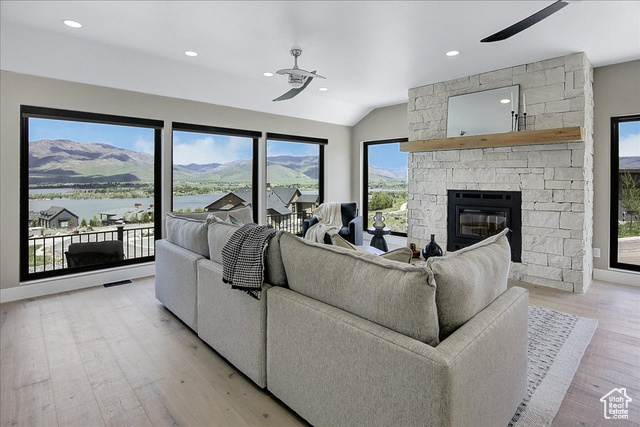 Photo 7 for MLS #2105552 at 997 S Quail Ln