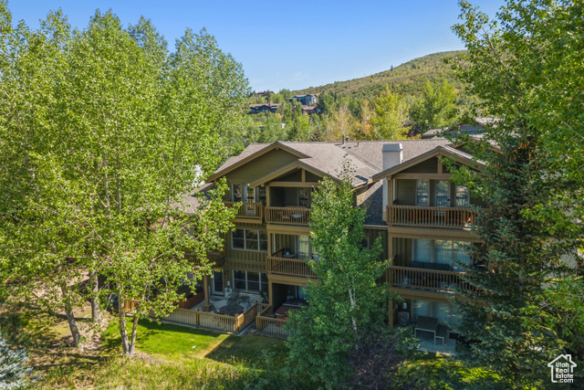 Photo 3 for MLS #2105577 at 1945 Paddington Dr