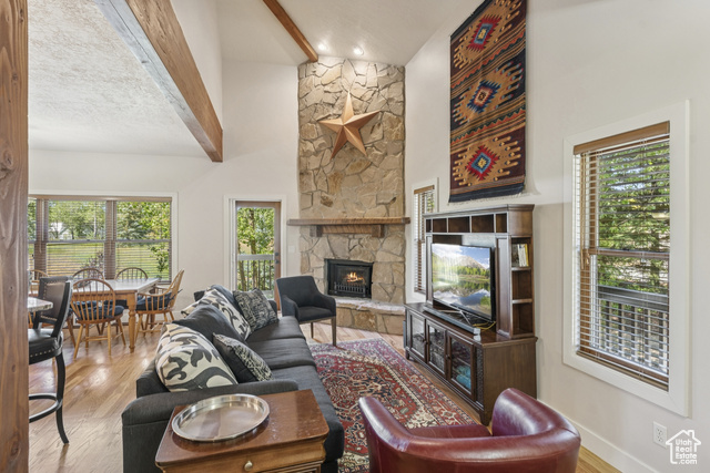 Photo 11 for MLS #2105577 at 1945 Paddington Dr