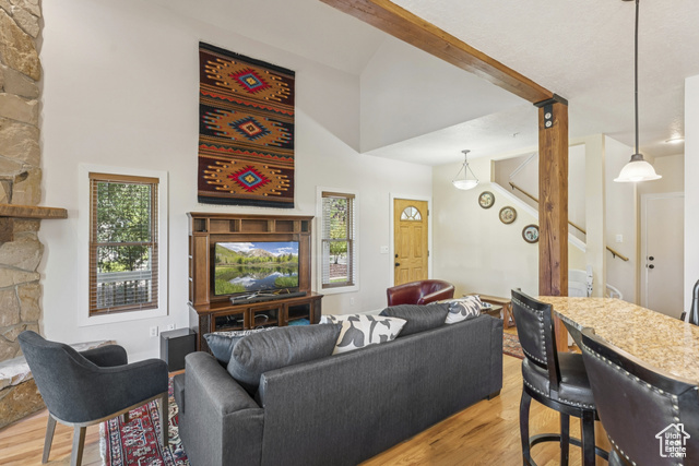 Photo 9 for MLS #2105577 at 1945 Paddington Dr