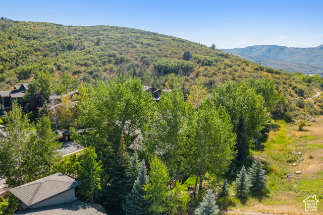 Photo 39 for MLS #2105577 at 1945 Paddington Dr
