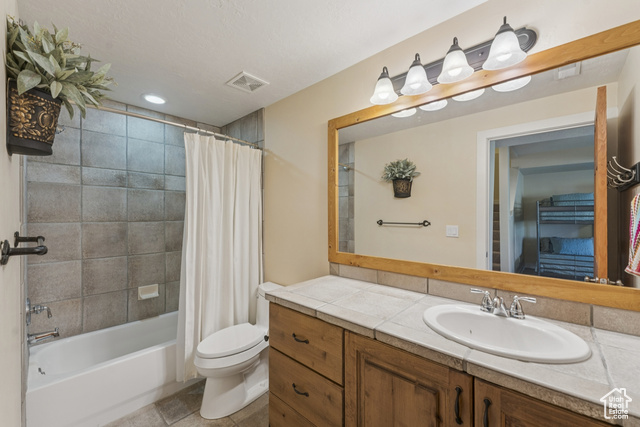 Photo 35 for MLS #2105577 at 1945 Paddington Dr