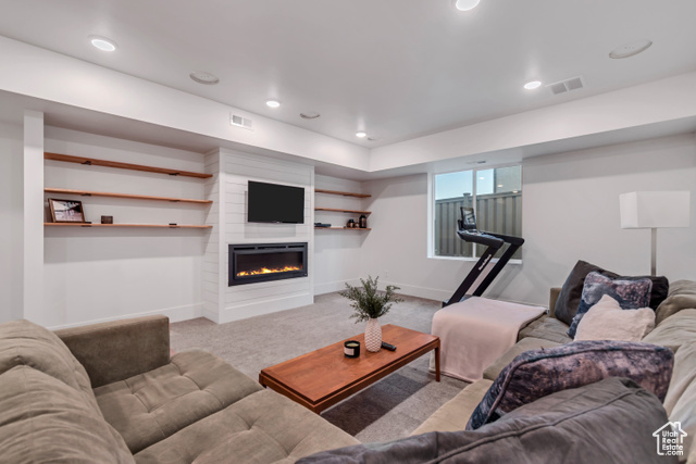 Photo 35 for MLS #2105588 at 1701 W Oakridge Cir